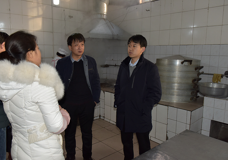 副区长杨乐带队检查民办幼儿园安全工作_铜川市王益区人民政府