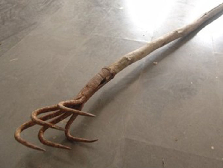 根据地集市交易农用具-五爪