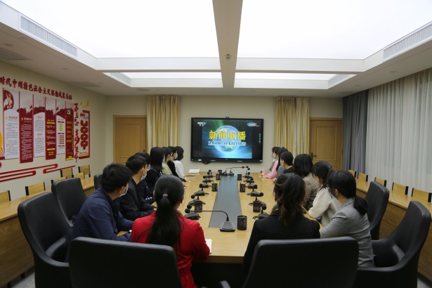 照金纪念馆集中收看《新闻联播》 领会习近平总书记来陕考察精神