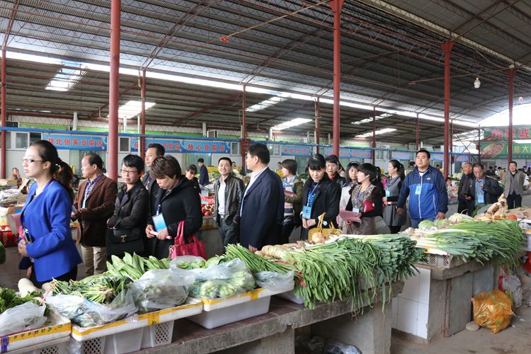 参观长丰市场(市场管理)参观龙凤佳城楼下餐饮门店卫生管理